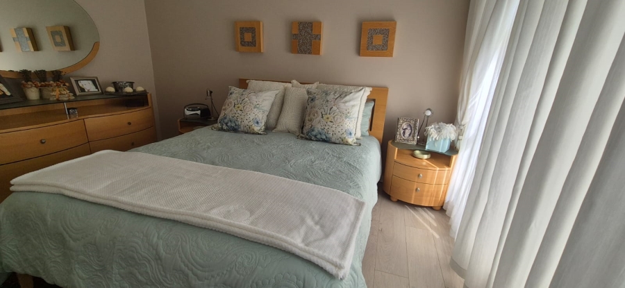5 Bedroom Property for Sale in Hartenbos Central Western Cape